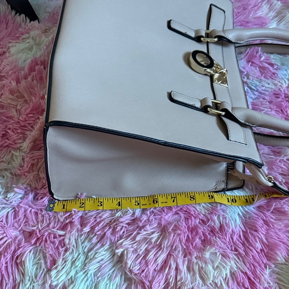 Elegant Beige Satchel Bag - Picture 11 of 13
